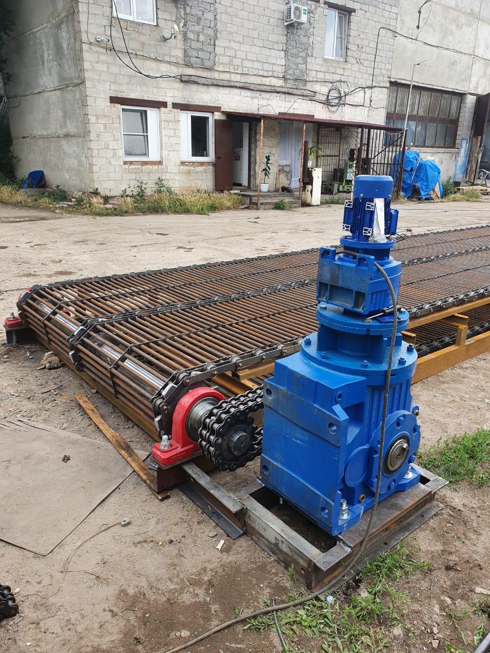 Конвейер пластинчатый ПЛ-2000/35000 для перемещения горячих заготовок