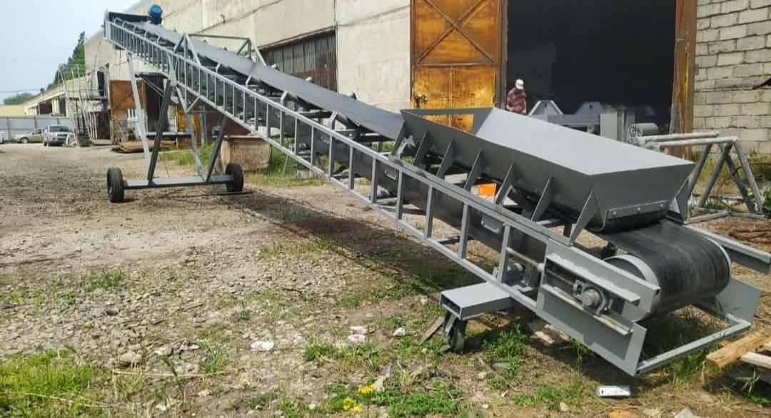 Наклонный ленточный конвейер